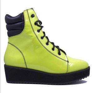 YRU Darby Monster Green Size 9